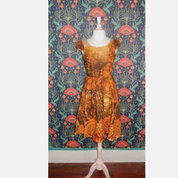 Retrolicious Autumn Fall Leaves Forest Print Orange Yellow 50's Style Dress - Picture 1 of 7
